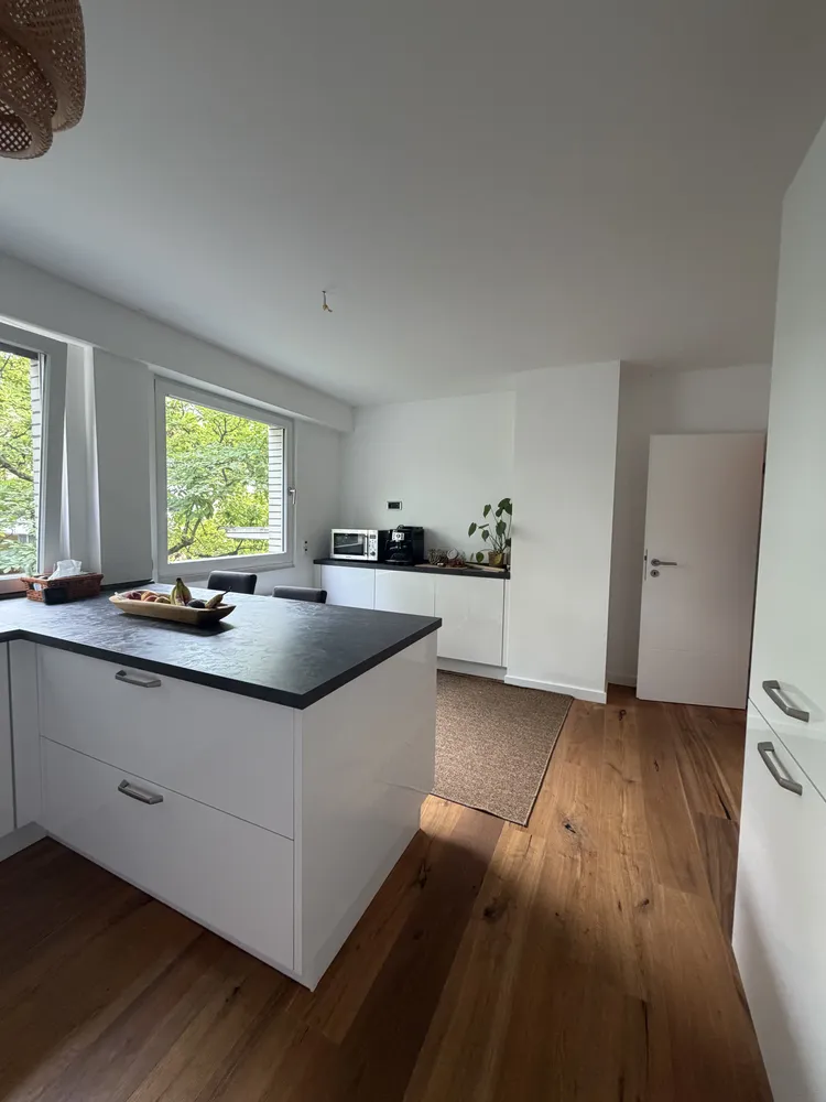 6 Zimmer Wohnung mit 225 m² in Düsseldorf – Bild 2