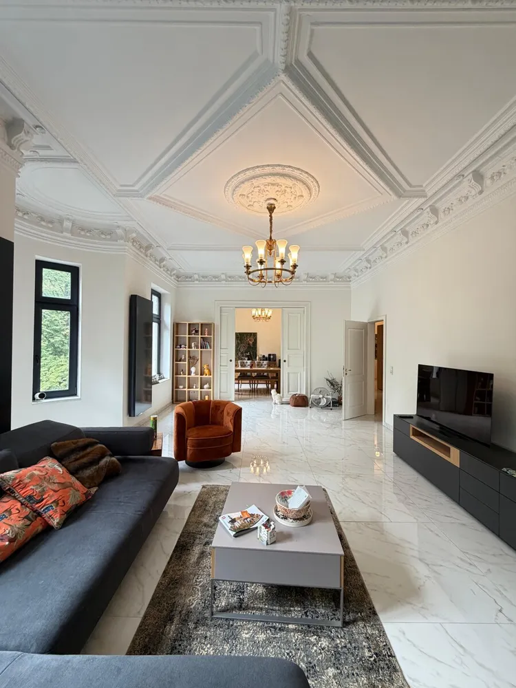6 Zimmer Wohnung mit 228 m² in Hamburg – Bild 1