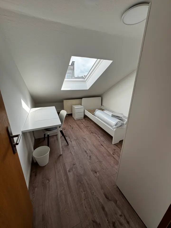 WG-Zimmer mit 11 m² in Karlsruhe – Bild 2