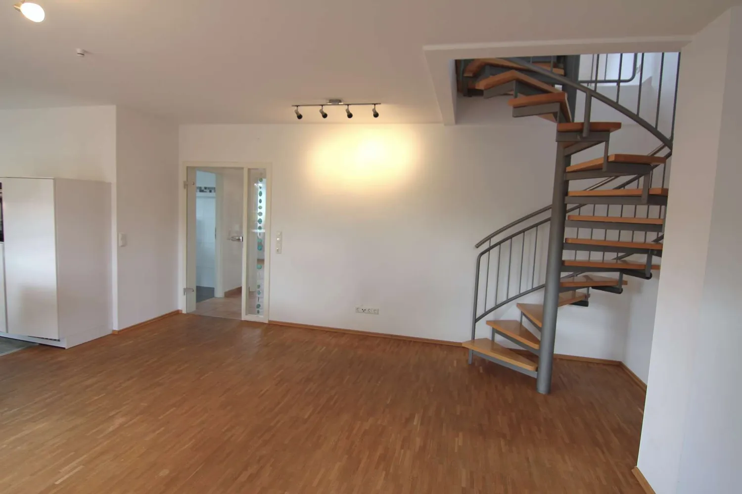4 Zimmer Wohnung mit 106 m² in Köln – Bild 2