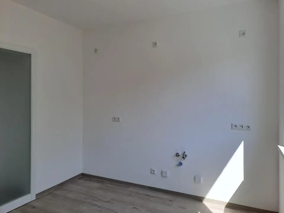 2 Zimmer Wohnung mit 77 m² in Bitterfeld-Wolfen – Bild 2
