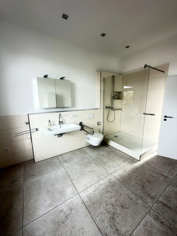 5 Zimmer Wohnung mit 137 m² in Mönchengladbach – Bild 2