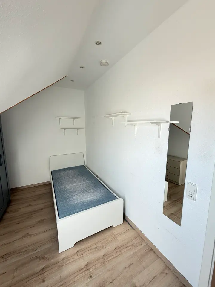WG-Zimmer mit 100 m² in Wiesbaden – Bild 1