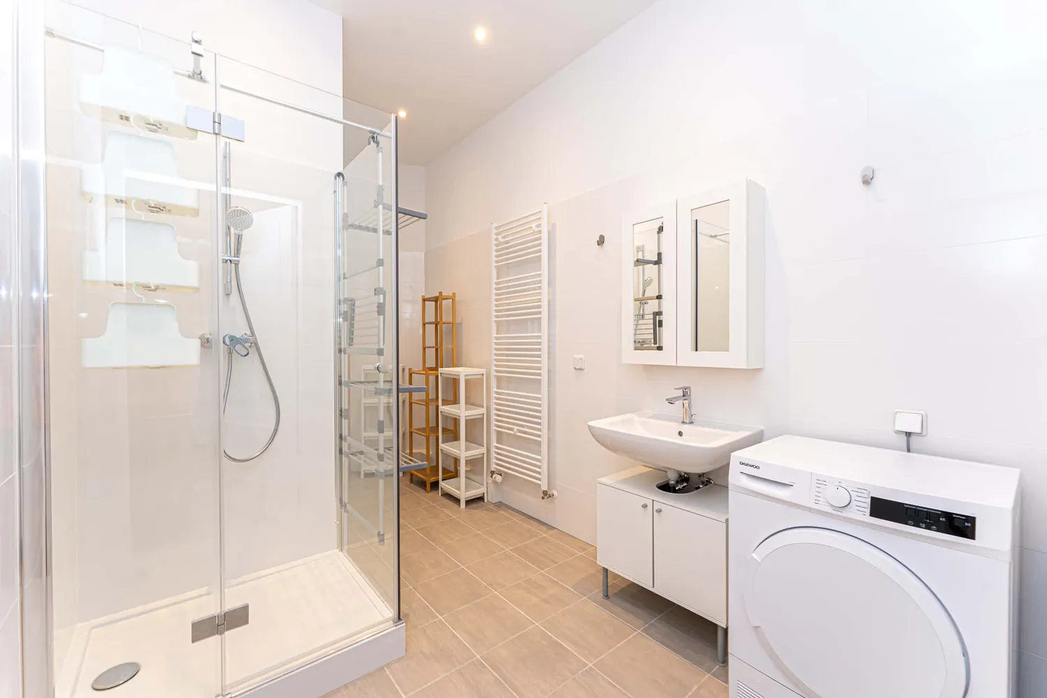 Shared room with 15 m² in Berlin – Photo 2