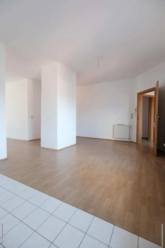 1 Zimmer Wohnung mit 70 m² in Werdau – Bild 1
