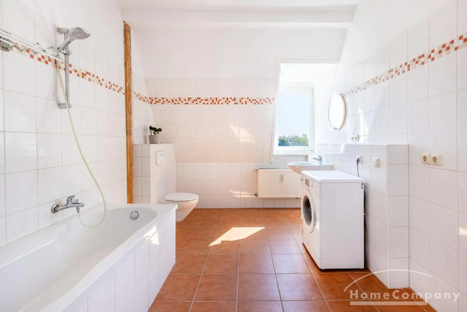 2 Zimmer Wohnung mit 65 m² in Dresden – Bild 3