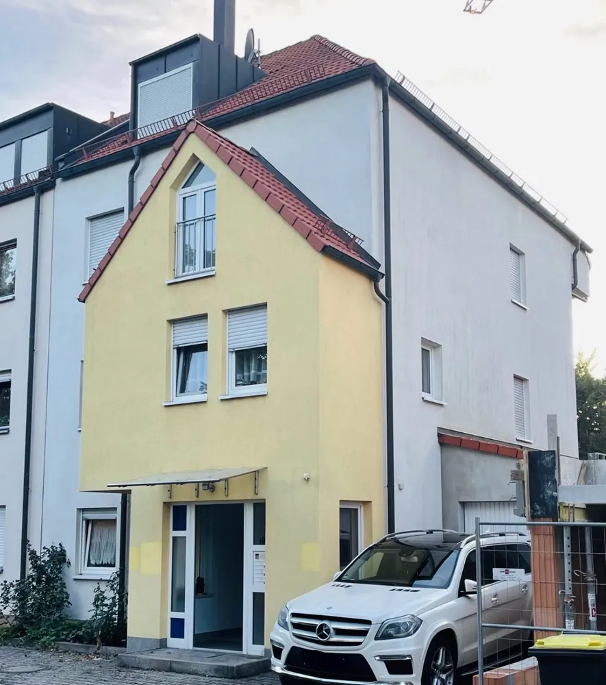 4 Zimmer Wohnung mit 100 m² in Nürnberg – Bild 1