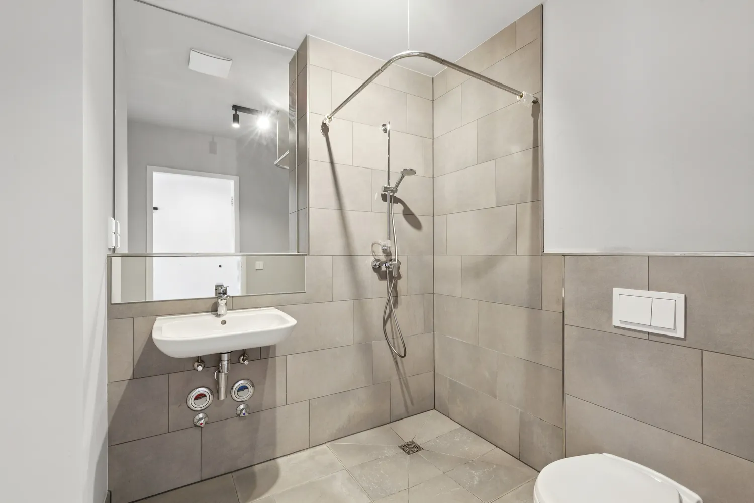 2 room apartment with 56 m² in Berlin – Photo 5