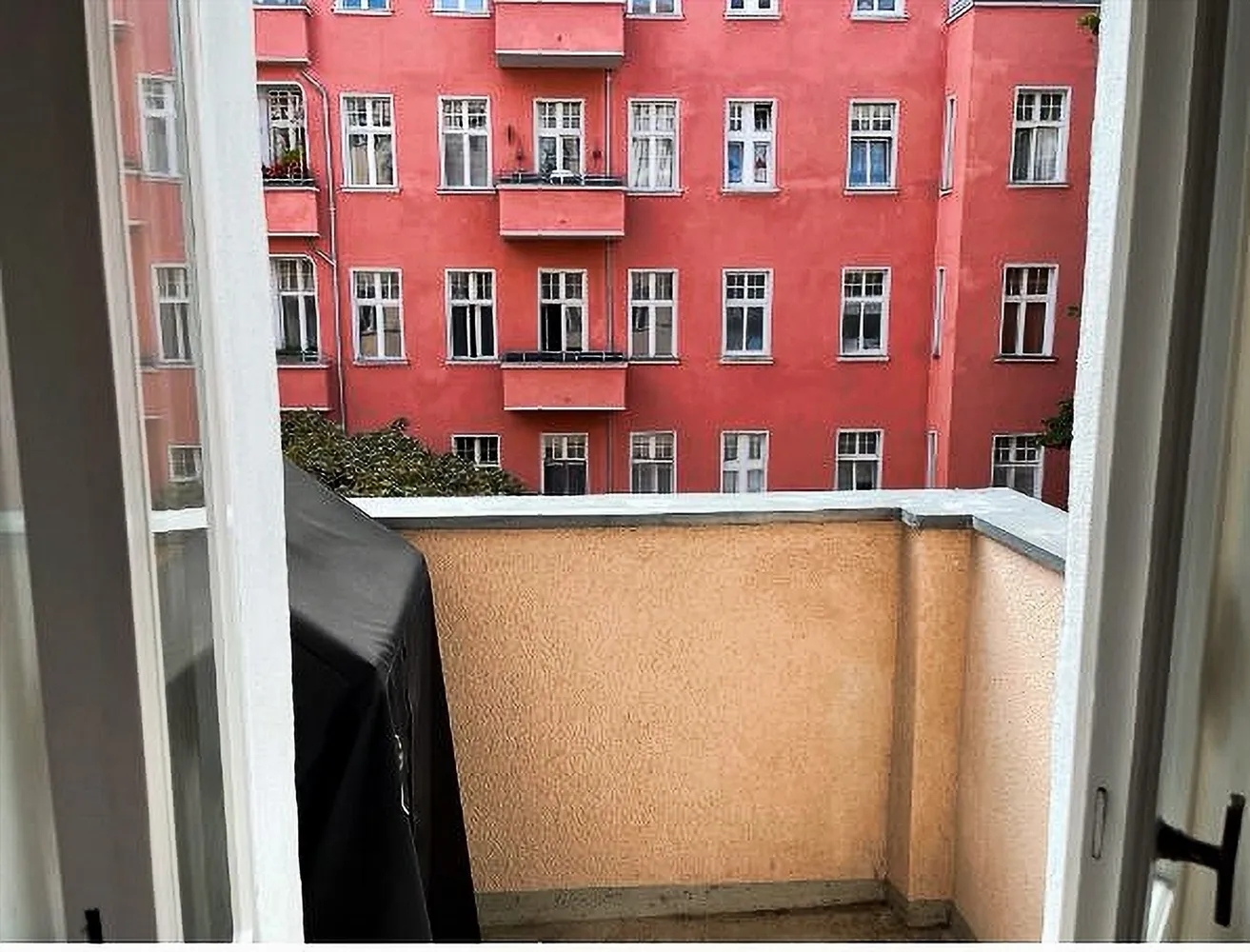 1 room apartment with 42 m² in Berlin – Photo 1