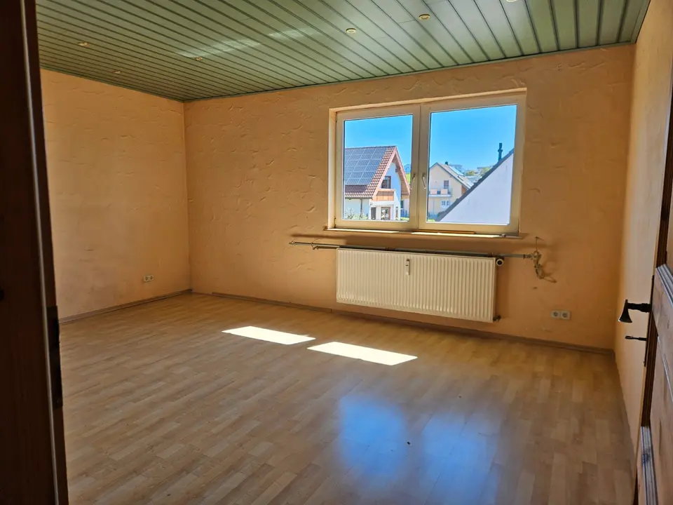 6 Zimmer Wohnung mit 140 m² in Sonneberg – Bild 8