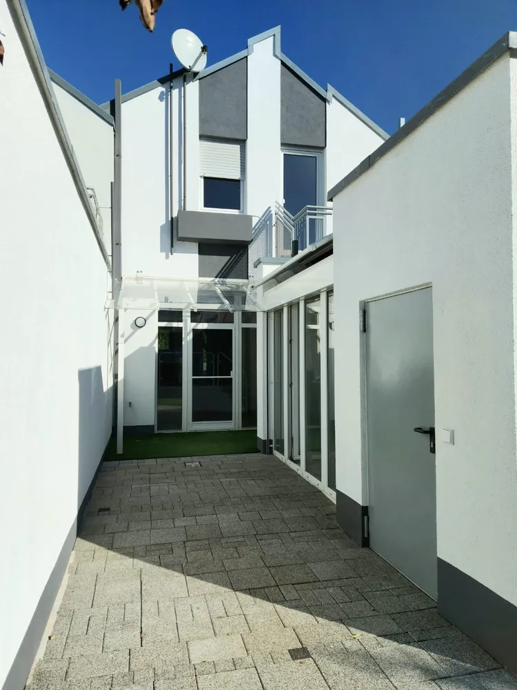 5 Zimmer Haus mit 136 m² in Wiesbaden – Bild 2