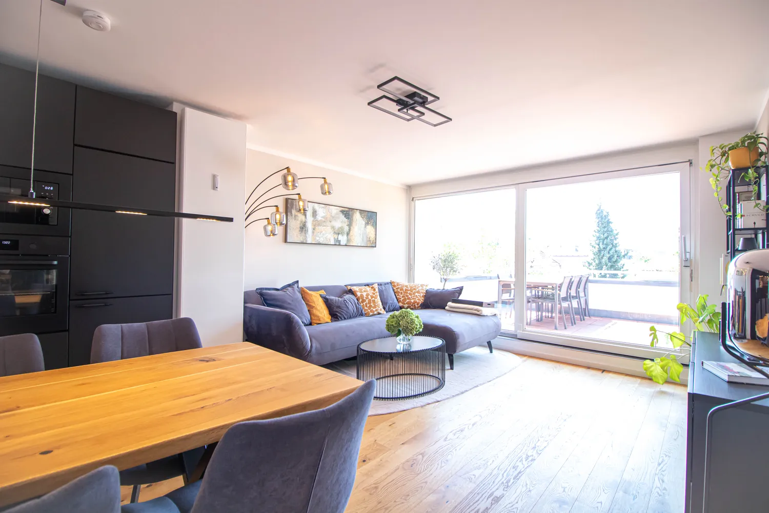 2 Zimmer Wohnung mit 60 m² in München – Bild 2