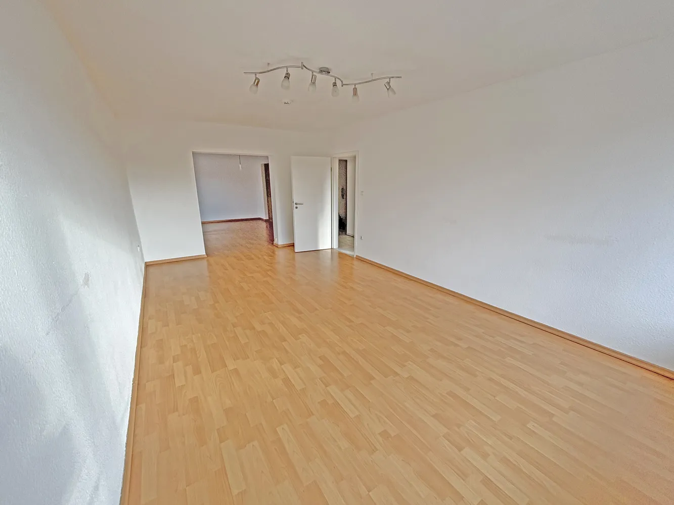 2 Zimmer Wohnung mit 69 m² in Duisburg – Bild 3