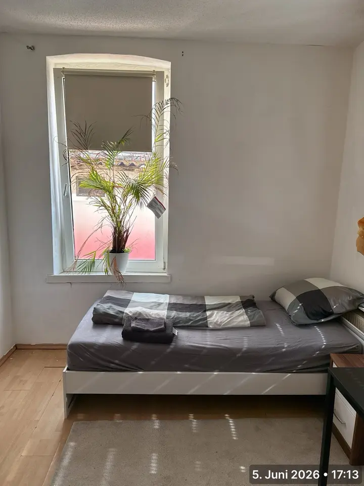 Shared room with 20 m² in Königswinter – Photo 1