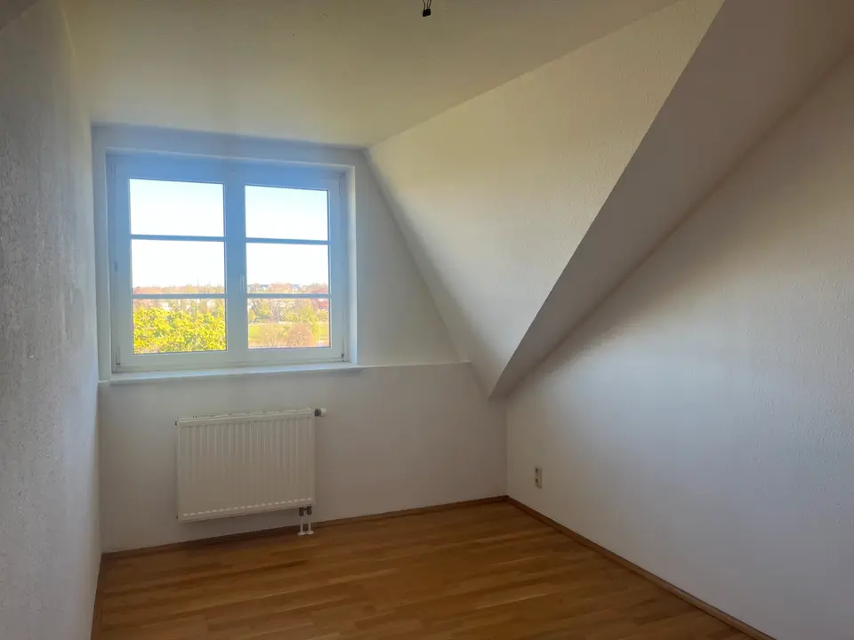 2 Zimmer Wohnung mit 84 m² in Dresden – Bild 2