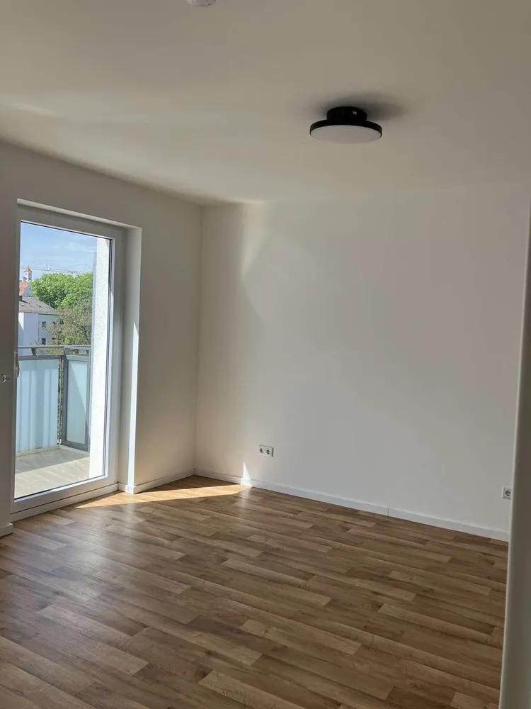 4 Zimmer Wohnung mit 145 m² in München – Bild 3