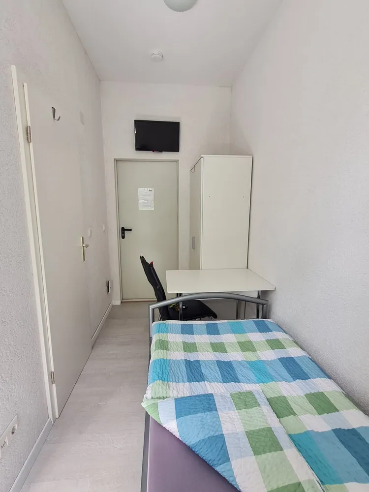 1 Zimmer Wohnung mit 15 m² in Karlsruhe – Bild 2
