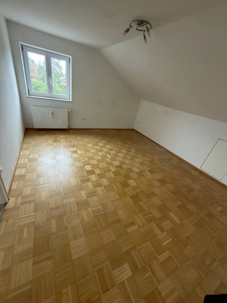 4 Zimmer Wohnung mit 65 m² in München – Bild 2