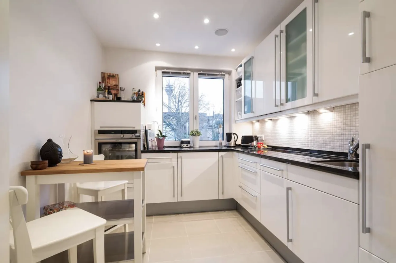 2 room apartment with 70 m² in Düsseldorf – Photo 8