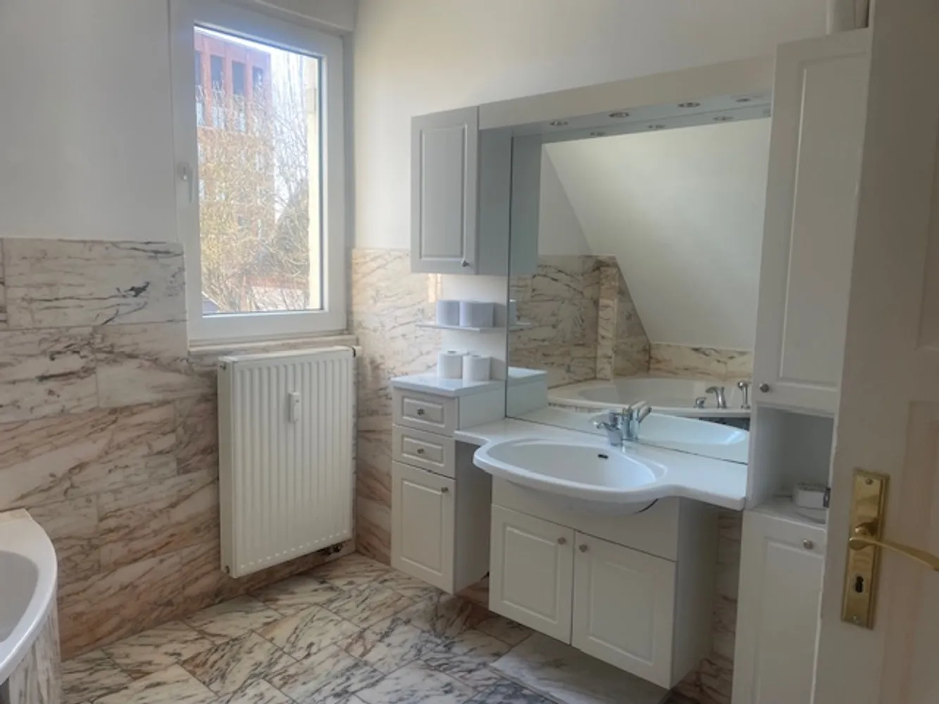 5 Zimmer Wohnung mit 190 m² in Wiesbaden – Bild 5