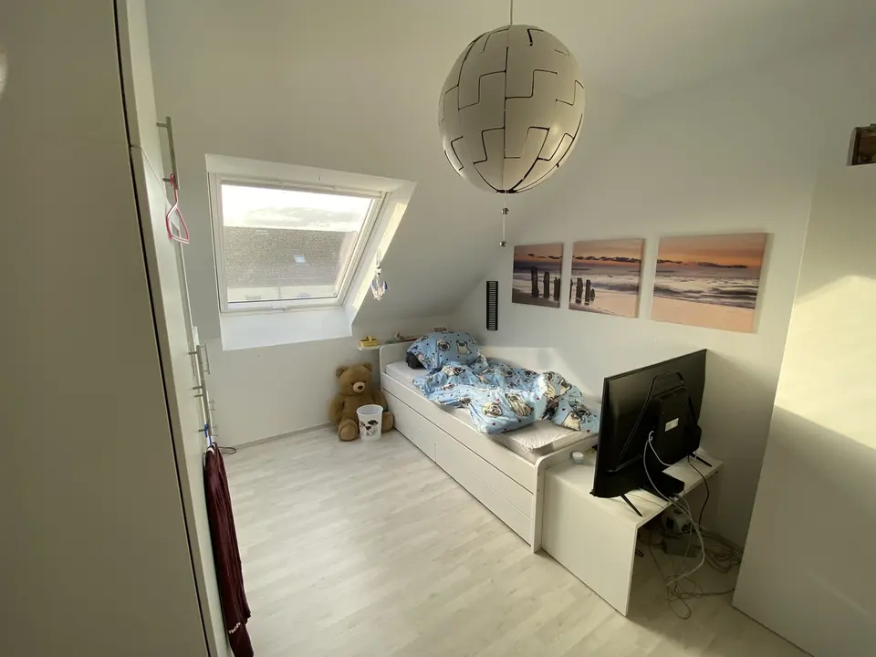 4 Zimmer Wohnung mit 96 m² in Bergisch Gladbach – Bild 2
