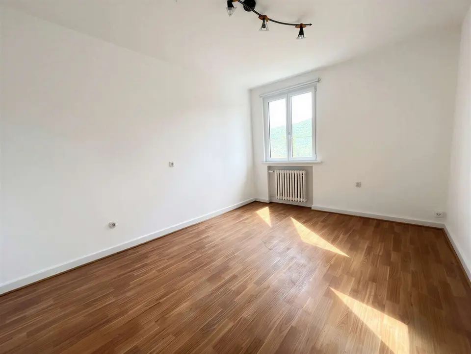5 Zimmer Wohnung mit 150 m² in Sonneberg – Bild 3