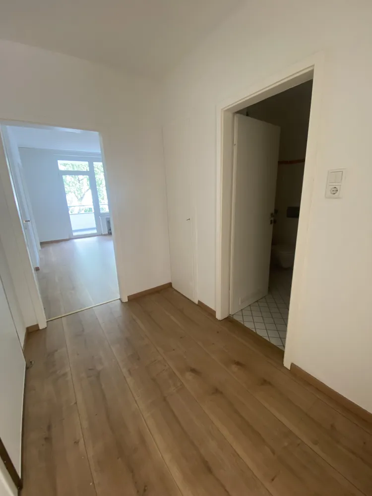 2 Zimmer Wohnung mit 71 m² in Düsseldorf – Bild 2
