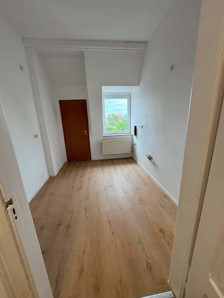4 Zimmer Wohnung mit 90 m² in Zeitz – Bild 1