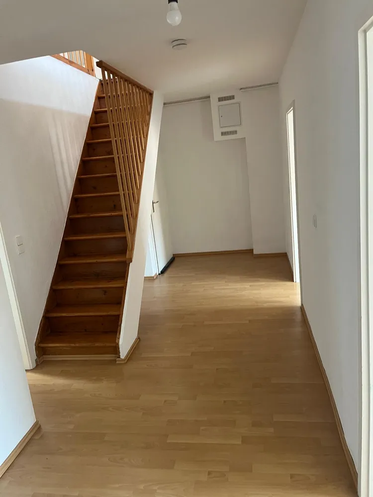 4 Zimmer Wohnung mit 120 m² in Stuttgart – Bild 3
