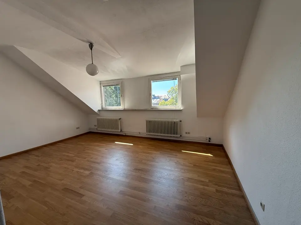 6 Zimmer Wohnung mit 160 m² in Freiburg im Breisgau – Bild 1