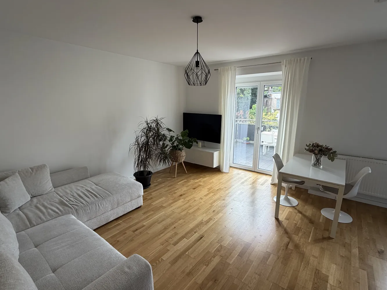 2 Zimmer Wohnung mit 70 m² in Frankfurt am Main – Bild 1