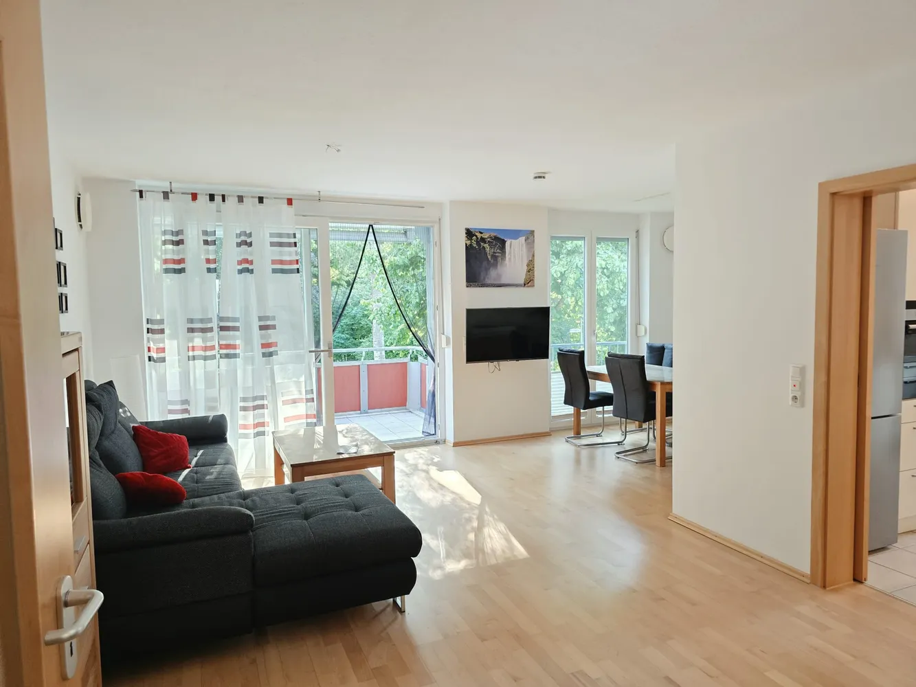 3 Zimmer Wohnung mit 85 m² in Augsburg – Bild 2