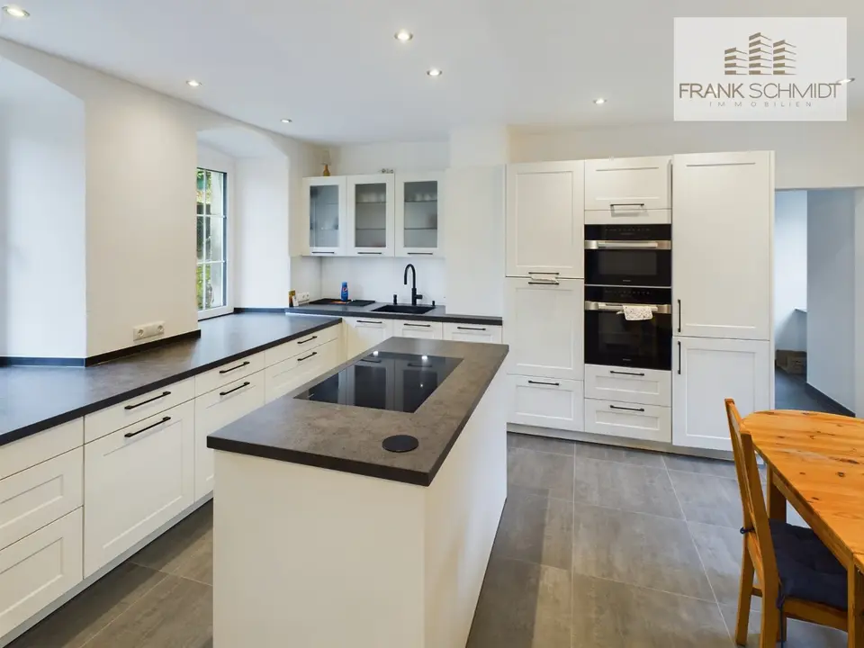 13 room house with 380 m² in Limburg an der Lahn – Photo 2