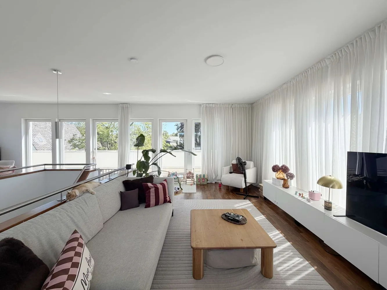 5 Zimmer Wohnung mit 196 m² in Köln – Bild 2