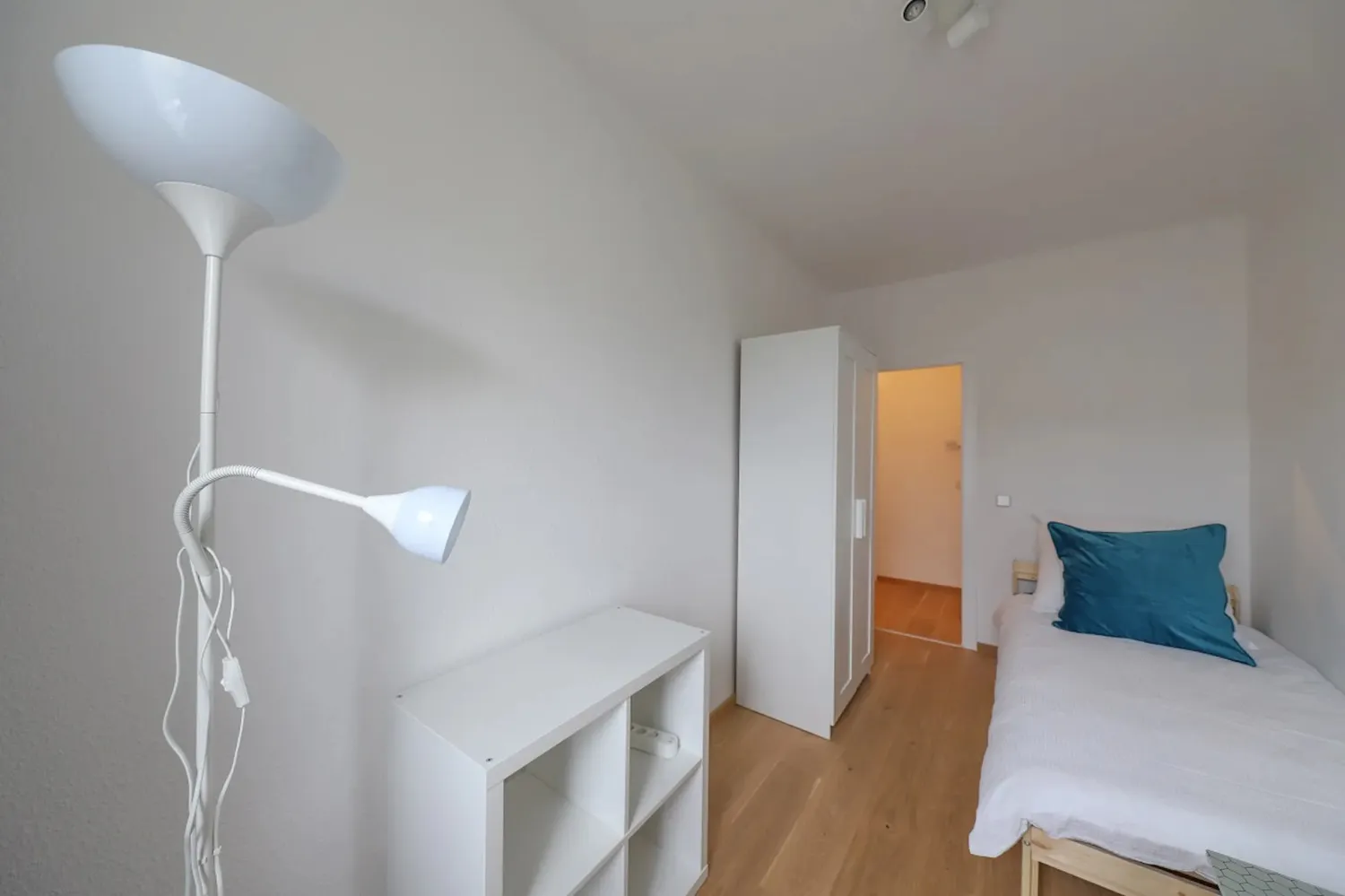 Shared room with 10 m² in Berlin – Photo 3