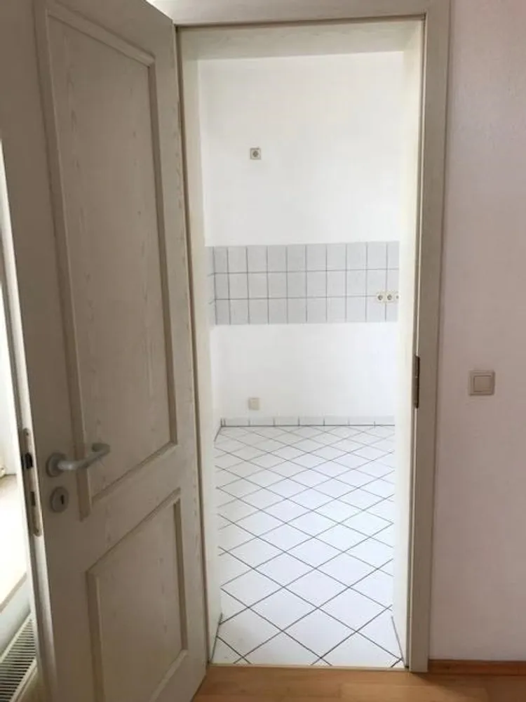 2 Zimmer Wohnung mit 44 m² in Halle (Saale) – Bild 2