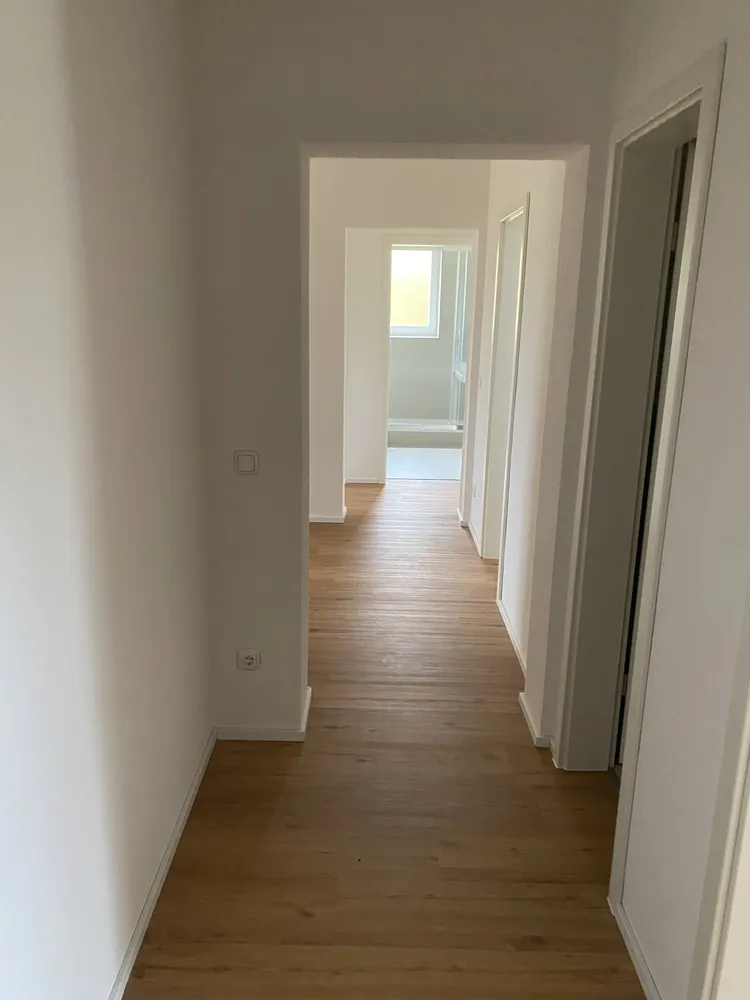 4 Zimmer Wohnung mit 100 m² in Augsburg – Bild 2