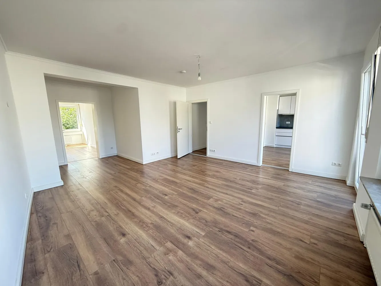2 Zimmer Wohnung mit 82 m² in Köln – Bild 2