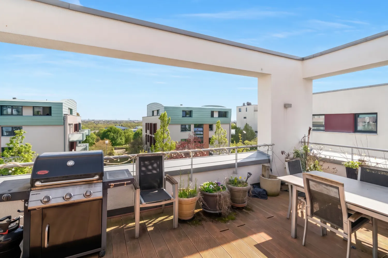 3 Zimmer Wohnung mit 89 m² in Frankfurt am Main – Bild 3