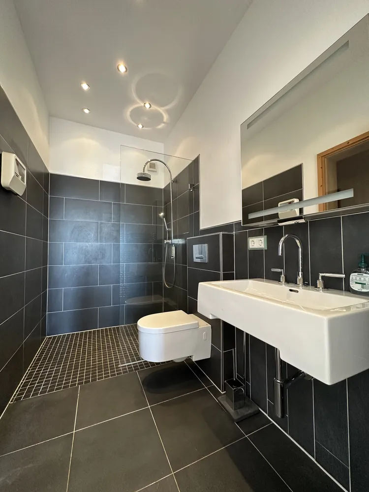 4 Zimmer Wohnung mit 174 m² in Wiesbaden – Bild 3