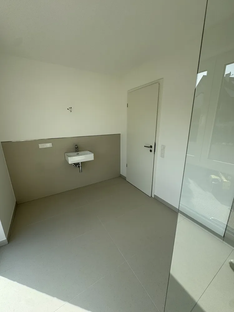 2 Zimmer Wohnung mit 77 m² in Düsseldorf – Bild 6