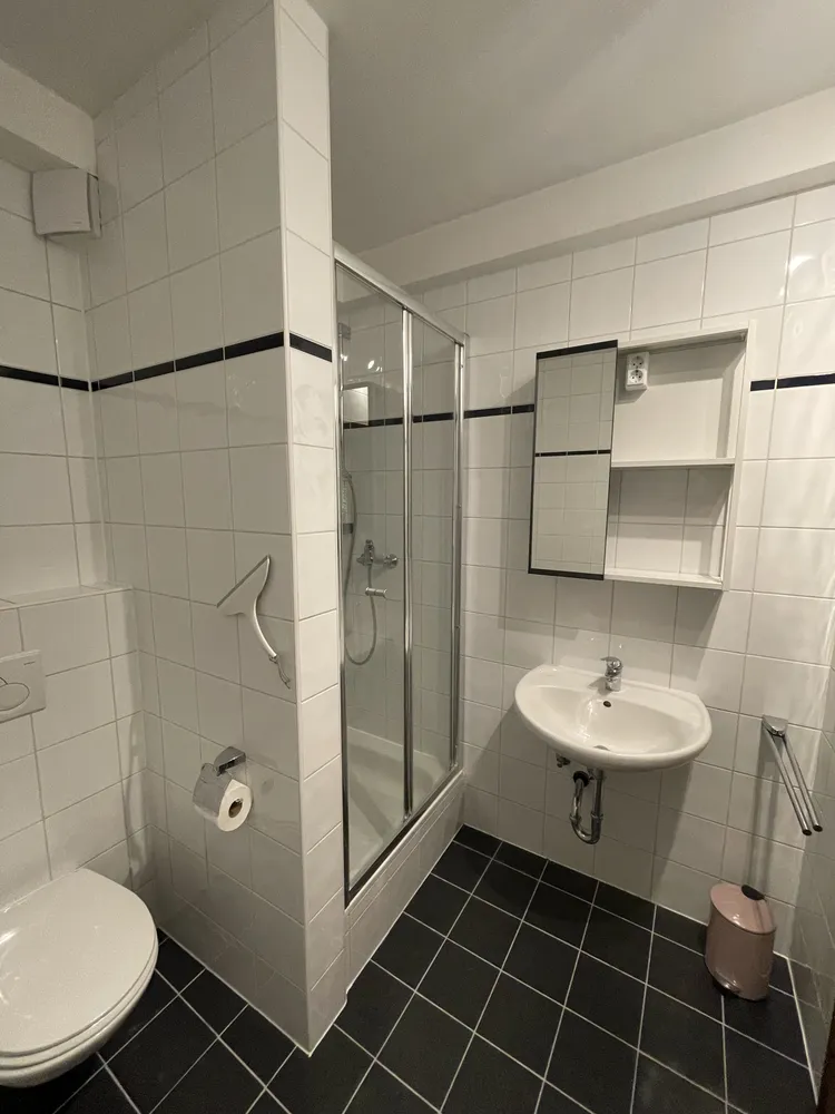 2 Zimmer Wohnung mit 63 m² in Köln – Bild 4