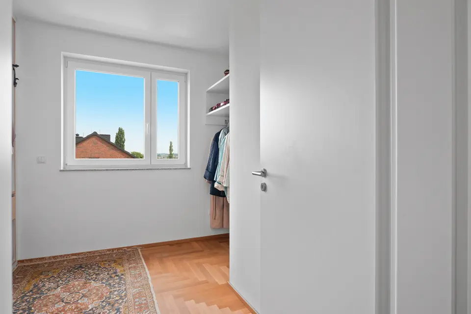 4 Zimmer Wohnung mit 155 m² in Kassel – Bild 2