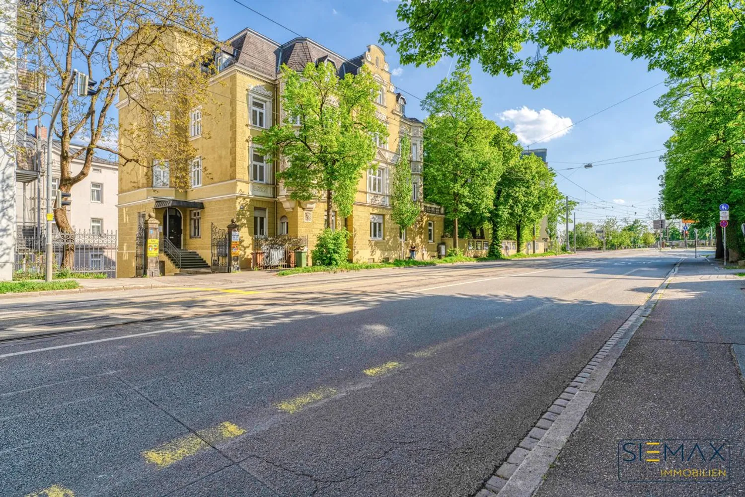 8 Zimmer Wohnung mit 240 m² in Augsburg – Bild 2