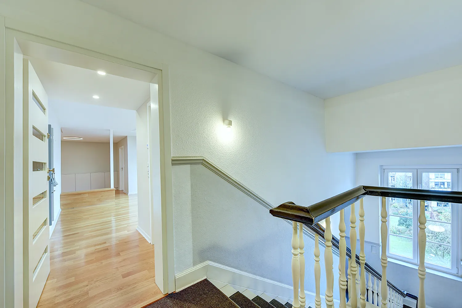 4 Zimmer Wohnung mit 234 m² in Düsseldorf – Bild 2