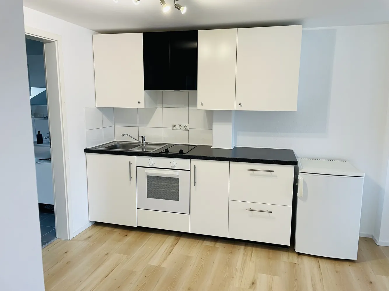 2 Zimmer Wohnung mit 42 m² in Wiesbaden – Bild 2