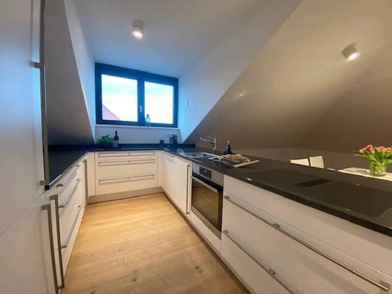 3 Zimmer Wohnung mit 114 m² in München – Bild 4