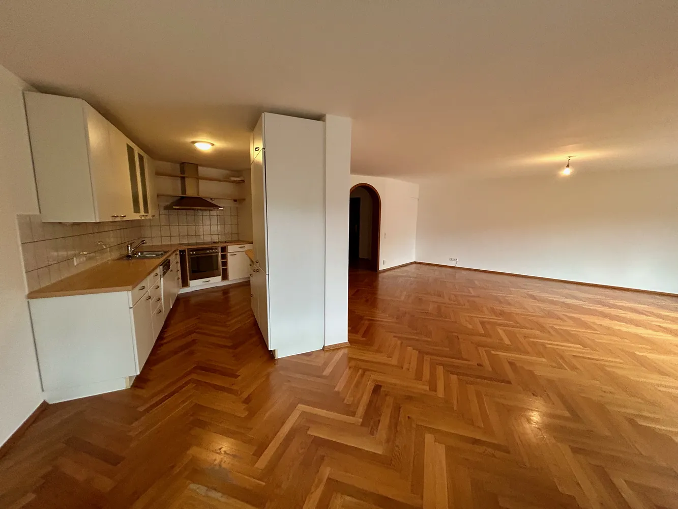 4 Zimmer Wohnung mit 105 m² in Stuttgart – Bild 2
