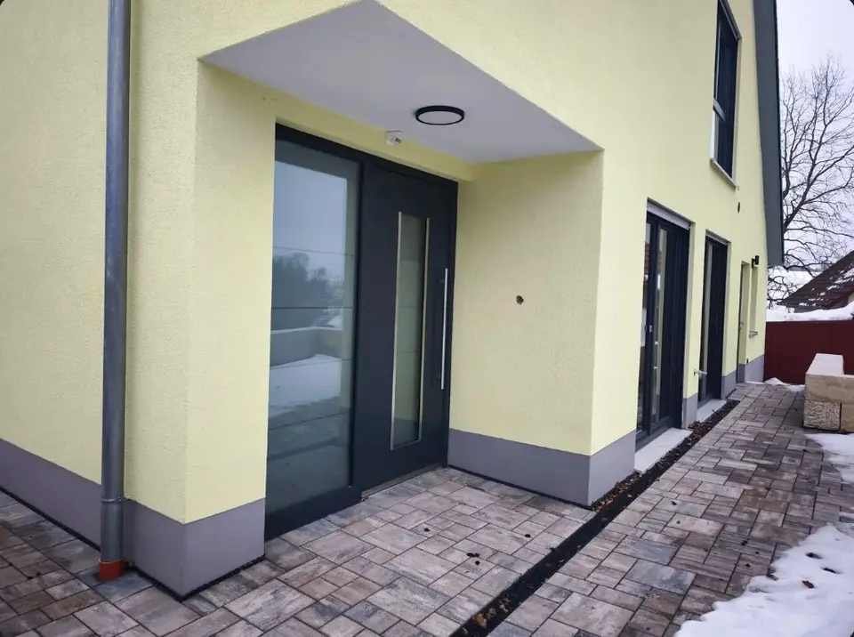 6 Zimmer Haus mit 240 m² in Erlangen – Bild 2