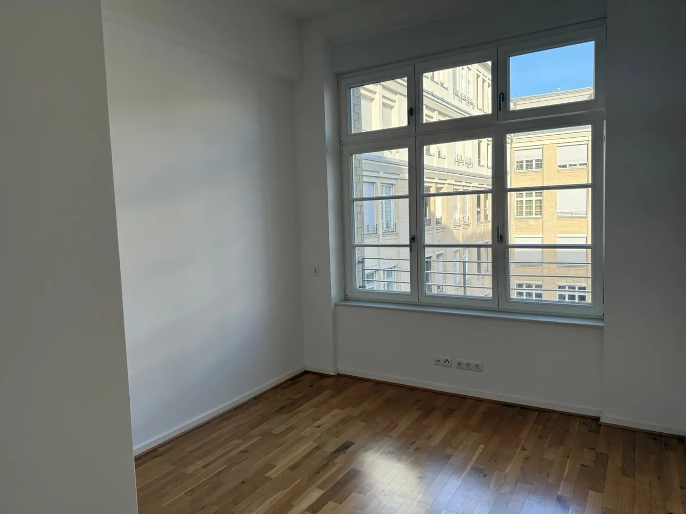 3 Zimmer Wohnung mit 109 m² in Berlin – Bild 2